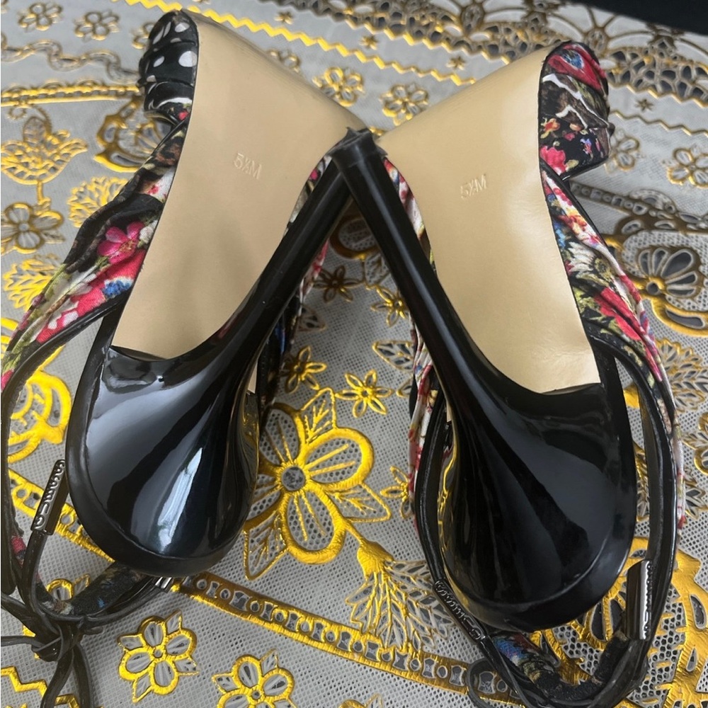 Guess  Stilettos Heels - Picture 5 of 10